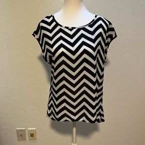 Black and white chevron top